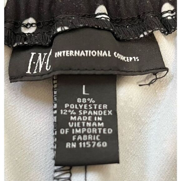 I N C Women’s Black With White Polka Dots Shorts  Size L   EUC - Picture 3 of 4